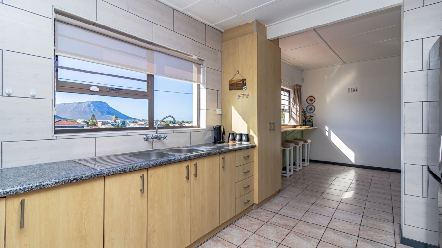 3 Bedroom Property for Sale in De Kelders Western Cape